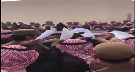 بالفيديو..رد فعل قوي من المواطنين بعد تجاهل وزير الصحة لشكاويهم