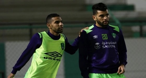 الأهلي يواصل تدريباته بحضور " بن عمر "