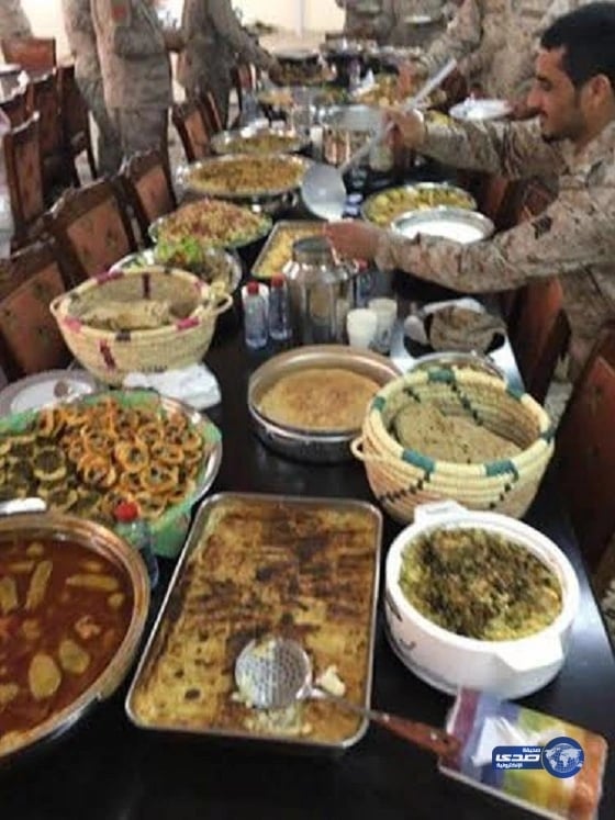 بالفيديو .. القبض على شخص حاول الهرب من دورية أمنية بأحد الأماكن العامة بالجوف