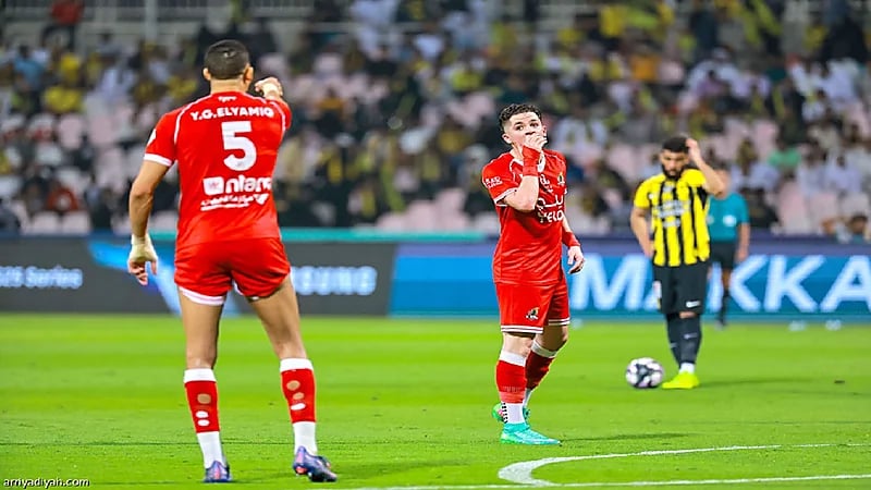 مشادة كلامية بين الياميق وخضري عقب هدف الاتحاد الرابع