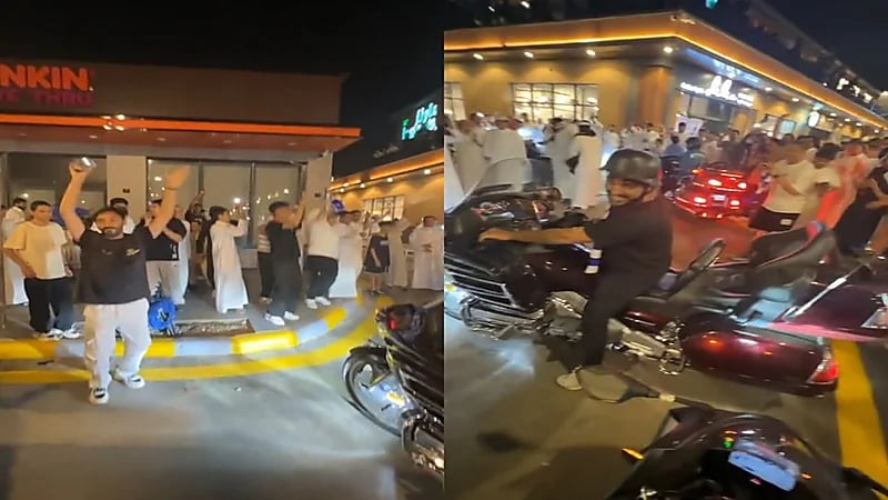 شبان يحتفلون بأهزوجة ميتروفيتش أمام مول تجاري.. فيديو