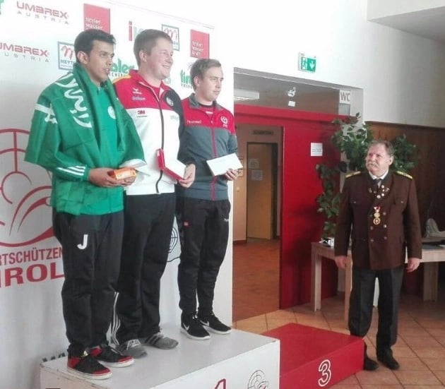 " العنزي " يحصد فضية بطولة العالم للرماية