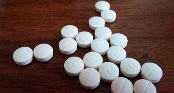 القبض على شخص بحوزته كمية كبيرة من الحبوب المخدرة بالجوف