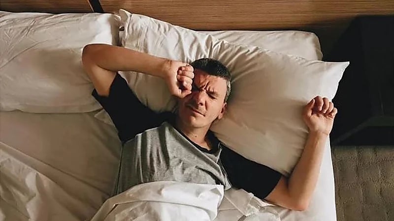 النوم أقل من 5 ساعات في اليوم يزيد من انسداد الأوعية الدموية