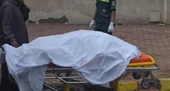 بائع متجول يفصل رقبة شقيقته عن جسدها لتغيبها عن المنزل لمدة شهر