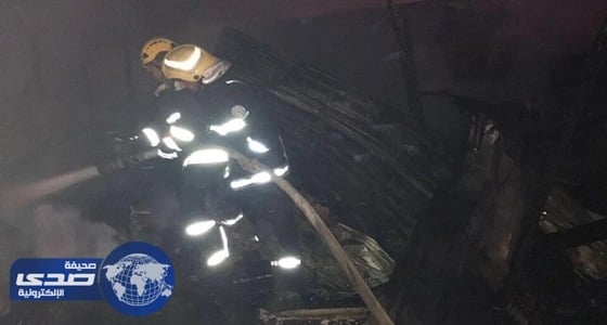 بالصور.. السيطرة علي حريق في غرف جاهزة بـ " صناعية تبوك "