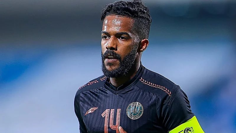 العابد يتلقى عرضًا من ناد بالدرجة الثانية