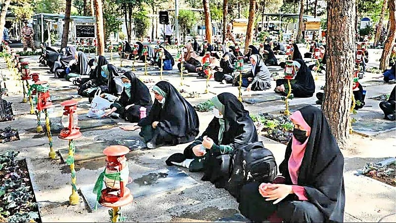 المعارضة الإيرانية: دول العالم تدعو للسعادة والملالي يدعو الأطفال للاكتئاب وملازمة القبور