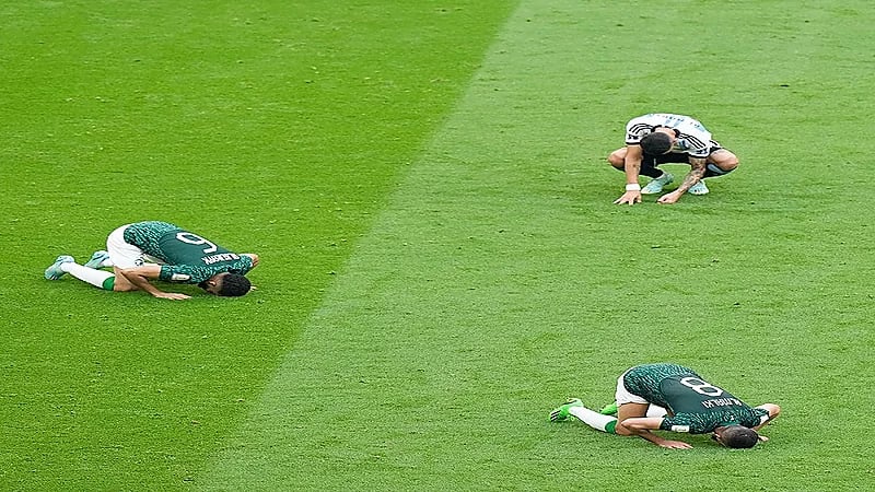 ديلي ميل البريطانية: السعوديون حققوا أكبر الصدمات في نهائيات كأس العالم