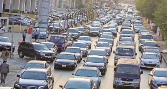 إحصائية: 12 مليون مركبة تستهلك 910 ألف برميل بنزين في المملكة