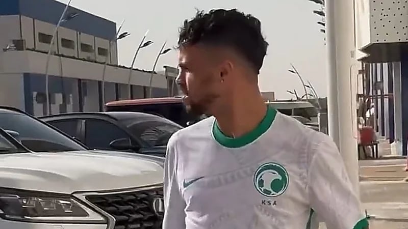 ميشيل يظهر بقميص المنتخب الوطني .. فيديو