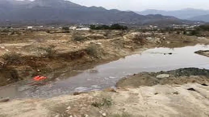 العثور على الشاب الذي جرفته سيول وادي الخير متوفى