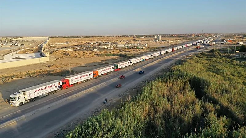 قافلة مساعدات ضخمة من مصر إلى غزة