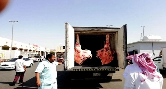 بالصور.. مصادرة 1200 كيلو من الأسماك واللحوم غير الصالحة للاستهلاك بمكة