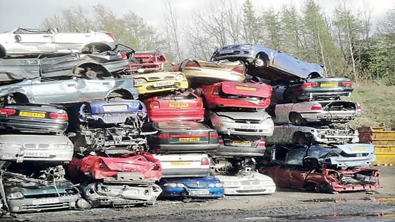 مزاد علني لبيع "سيارات تشليح" في جمرك الرقعي