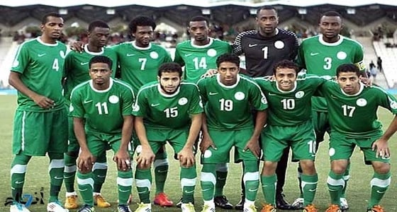 إدارة المنتخب تكشف حقيقة تطويق اللاعبين حول أحد الفنانين