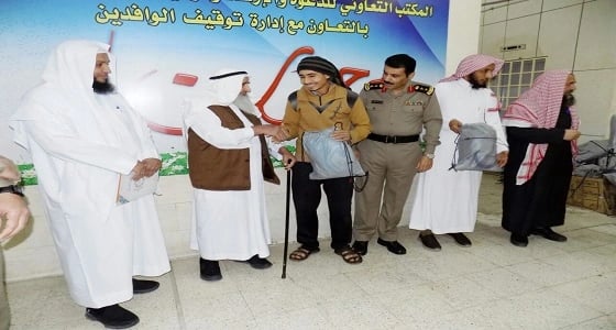 بالصور.. توزيع 95 كسوة شتاء على الوافدين بسجون الباحة