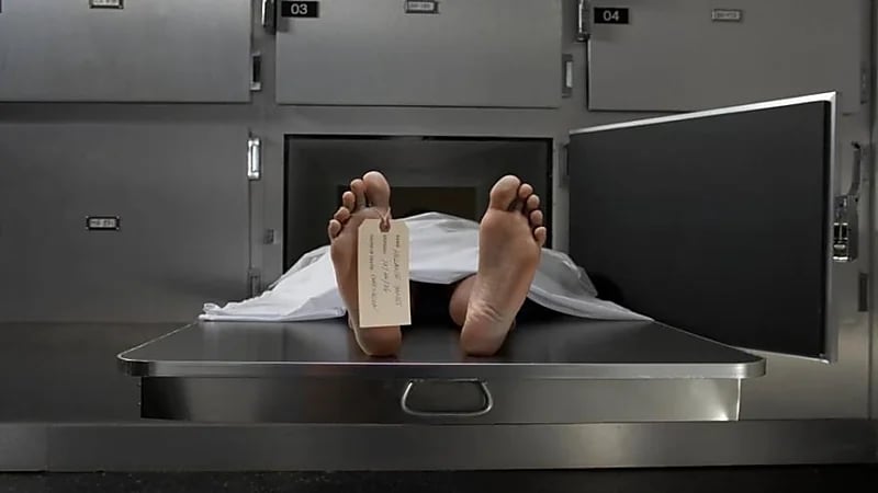 طبيب شرعي يدعى قدرته على مخاطبة الموتى