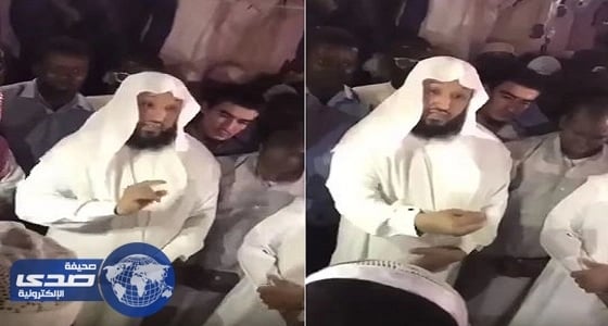 فيديو| الشيخ بخاري يروي قصة شاب أتى من جزر القمر طلبا للعلم وتوفى بمسجد