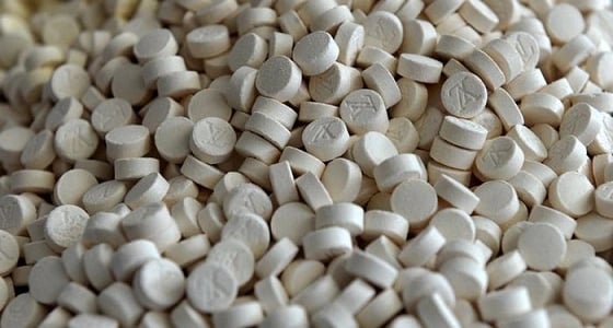 ضبط شخصين استقبلا 116 ألف حبة مخدرة في الجوف