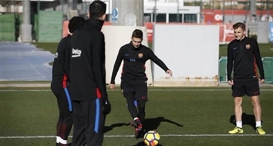بعد هزيمته.. تدريبات صباحية للاعبي برشلونة بغياب الأساسيين