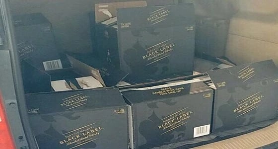 أمن الأفلاج يحبط محاولة تهريب 160 قارورة مسكر