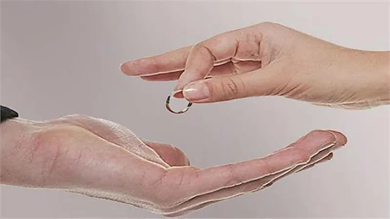 زوجة تخلع زوجها خشية ألا تقيم حدود الله