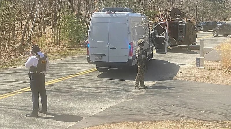 "إف بي آي" يعتقل جندياً مشتبه به في تسريب وثائق البنتاغون