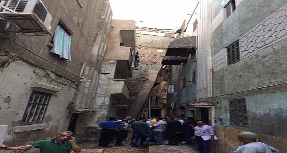 بالصور| بناية تميل على أخرى في مصر مجددًا وسقوط ضحايا