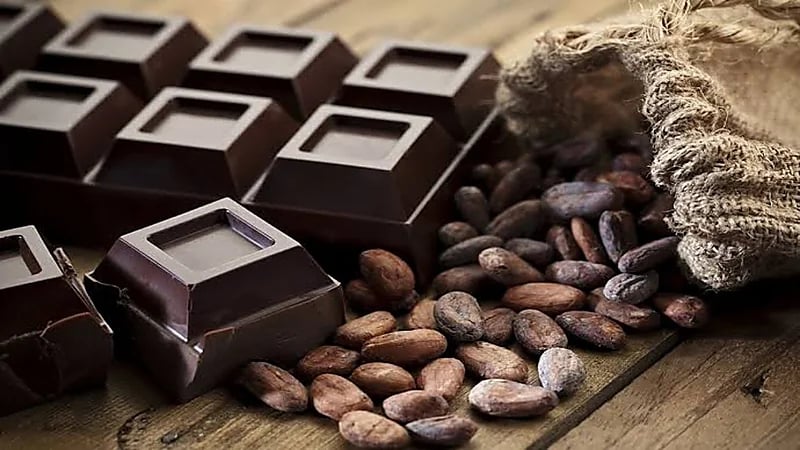 فوائد تناول الشوكولاتة الداكنة