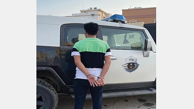 القبض على شخص سرق لوحة مركبة وارتكب مخالفات مرورية بمكة