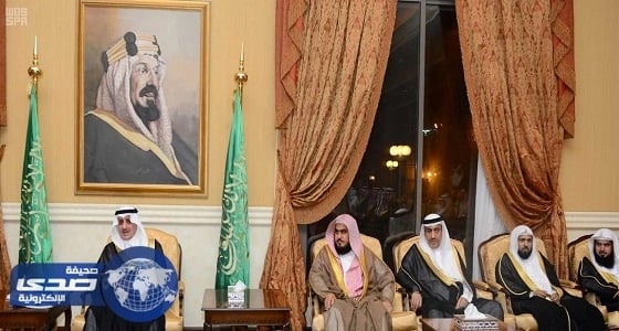 بالصور..أمير تبوك يلتقي أهالي المنطقة خلال جلسته الأسبوعية