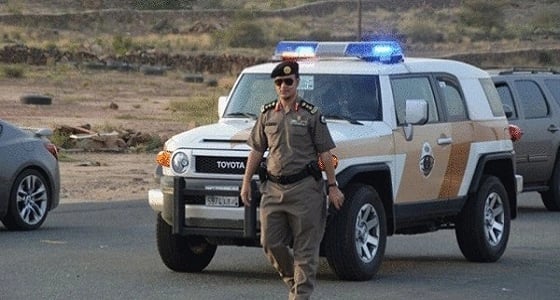 العثور على رشاش بصحبة سائق صدم سيارة شرطة في عسير