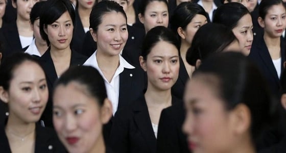 إرسال جداول زمنية لليابانيات لتحديد مواعيد الزواج والولادة