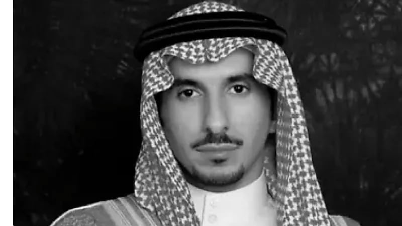 مواطنة تستذكر أخاها الذي طالته يد الإرهاب في تفجيرات الرياض 2003