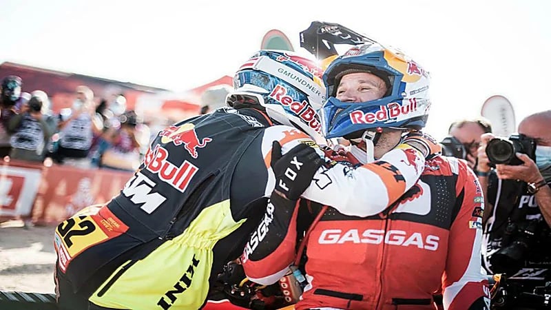 "سندرلاند" يفوز بلقب منافسة الدراجات النارية في رالي دكار السعودية