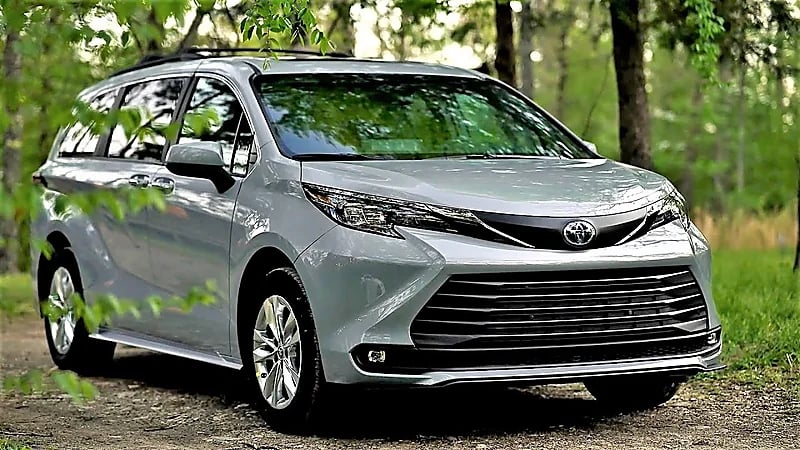 تعرف على سيارات العلامة اليابانية العائلية بـ 3 صفوف في المملكة