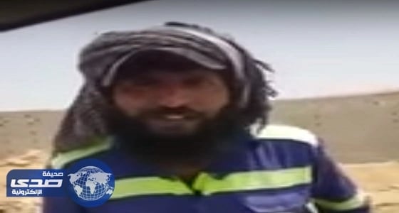 بالفيديو.. عامل نظافة يكمل آيات قرآنية بدون أخطاء