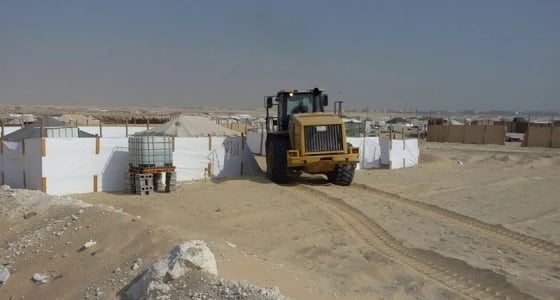 بالصور.. حملة لإزالة المخيمات العشوائية بالشرقية