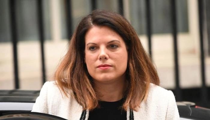 إغلاق مكتب وزيرة بريطانية بعد العثور على مادة " مشبوهة "