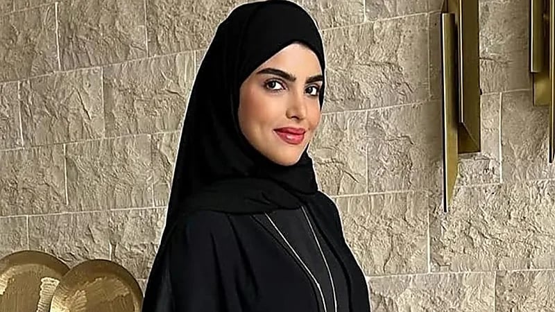 بـ 690 ألف ريال .. سارة الودعاني تعرض عدد من حقائبها للبيع .. فيديو