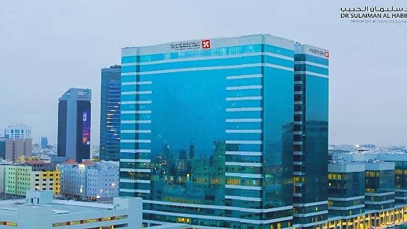 إعادة كفاءة النظر لطفل ولد بماء أبيض خلقي أفقده الإبصار بنسبة تزيد عن 80%