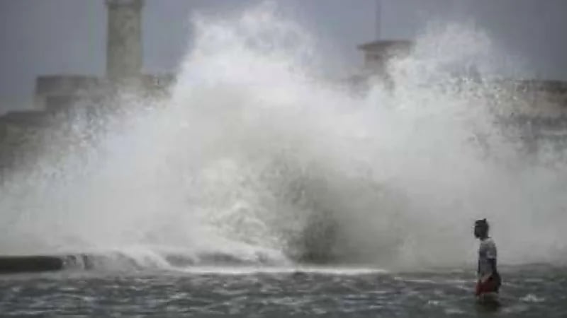 موجة شديدة تقتل وتصيب 20 شخصًا