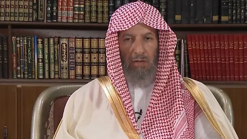 سعد الشثري يوضح هل تذوق الطعام باللسان يفسد الصيام أم لا .. فيديو