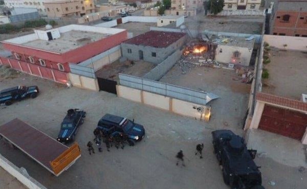 خبير أمني يوضح أسباب تفجير الإرهابيين لأنفسهم عوضا عن الاستسلام