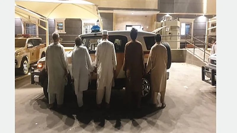 ضبط 5 مخالفين يديرون موقعًا لمسروقات نحاسية وقواطع كهربائية بالرياض