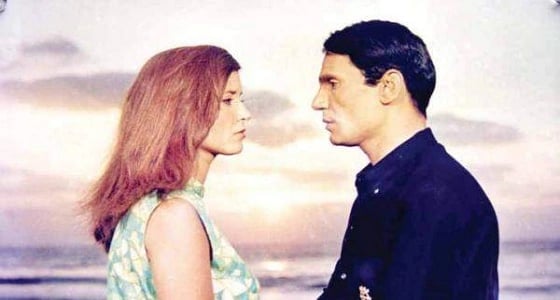 في ذكرى رحيل العندليب.. السر وراء بكائه في كواليس " أبي فوق الشجرة "