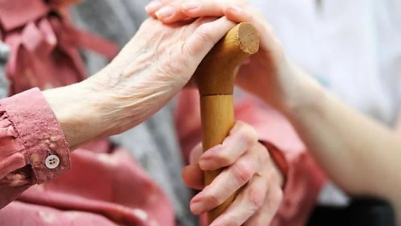 "شؤون الأسرة" توضح النصائح المهمة لحماية كبار السن من الاحتيال الرقمي