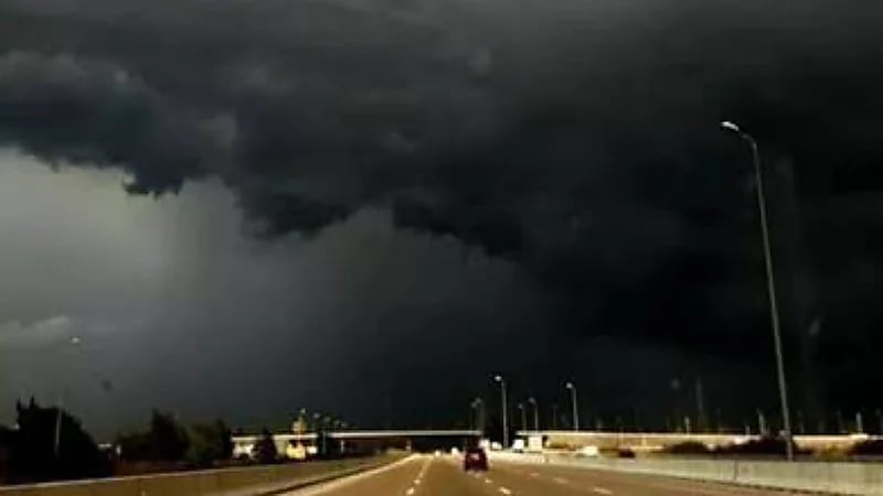 الجهني: جبهة مطرية في الساعات القادمة وحتى مساء الغد.. فيديو