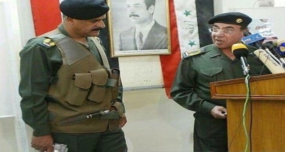 شاهد.. وزير داخلية عراقي سابق يعمل مهندسًا في السودان